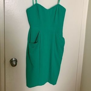 3/$60 🖨 Kelly Green BCBGMaxAzria Strapless Cocktail Dress